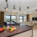 Luxury Sabina With A View Of - By Istrabook Villa