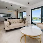 Luxury Sabina With A View Of - By Istrabook Willa Pula