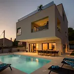 Luxury Sabina With A View Of - By Istrabook * Pula