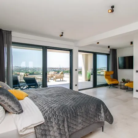 Вілла Luxury Sabina With A View Of Пула