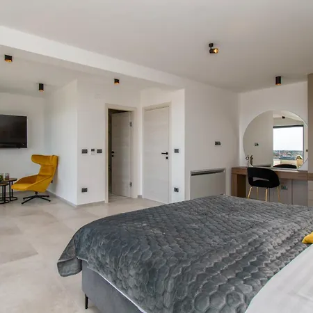 Luxury Sabina With A View Of *