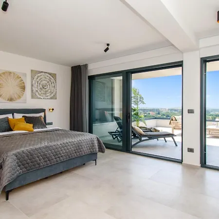 Villa Luxury Sabina With A View Of - By Istrabook