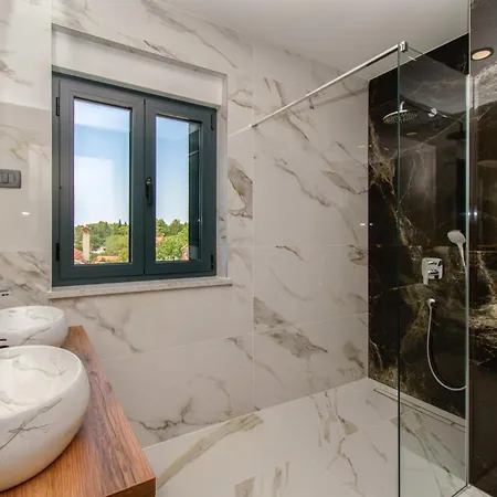 Luxury Sabina With A View Of Пула