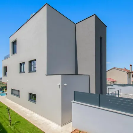 Luxury Sabina With A View Of * Пула