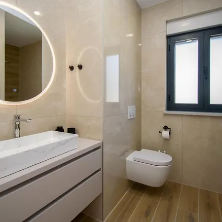 Luxury Sabina With A View Of * Пула