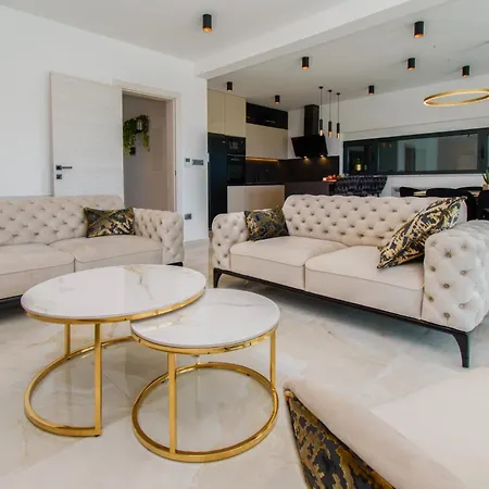 Вілла Luxury Sabina With A View Of