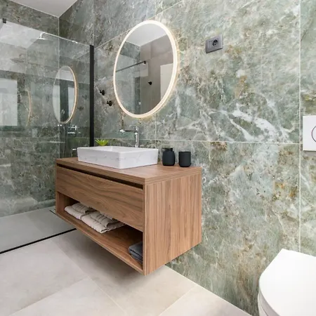 Luxury Sabina With A View Of