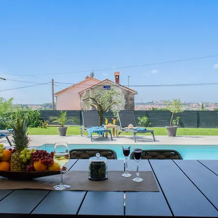 Luxury Sabina With A View Of - By Istrabook Villa *