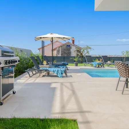 Luxury Sabina With A View Of *