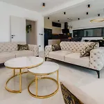 Vila Luxury Sabina With A View Of - By Istrabook