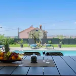 Luxury Sabina With A View Of - By Istrabook Vila *