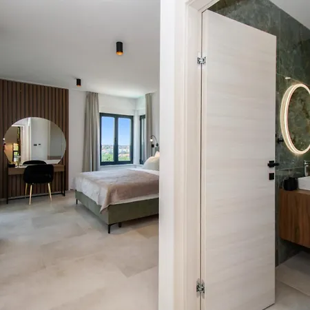 Luxury Sabina With A View Of Villa