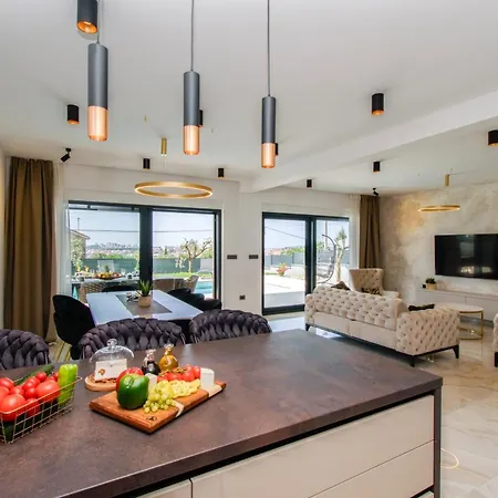 Luxury Sabina With A View Of - By Istrabook Вилла
