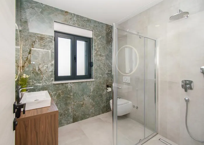 Luxury Sabina With A View Of Villa