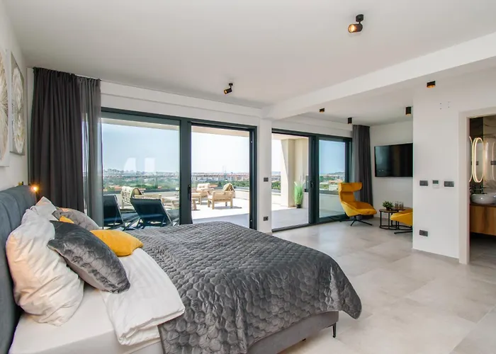 Villa Luxury Sabina With A View Of Pula