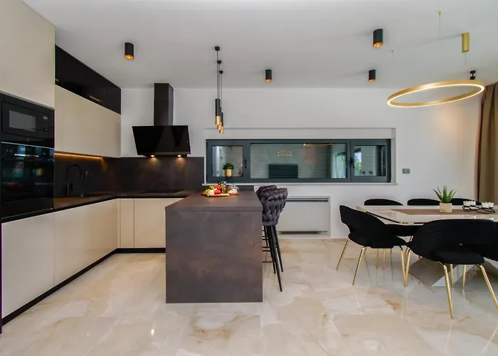 Luxury Sabina With A View Of Villa *