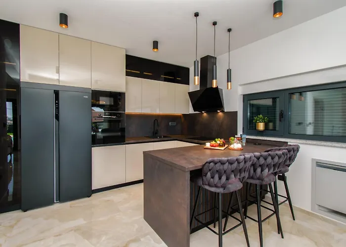Villa Luxury Sabina With A View Of Pula