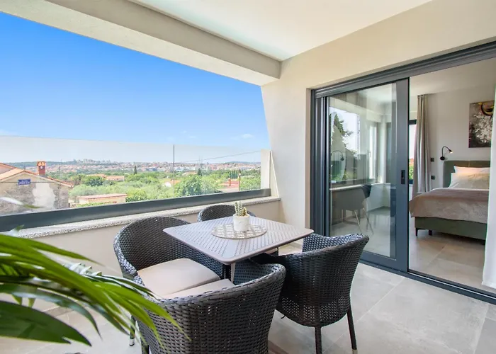 Luxury Sabina With A View Of Villa