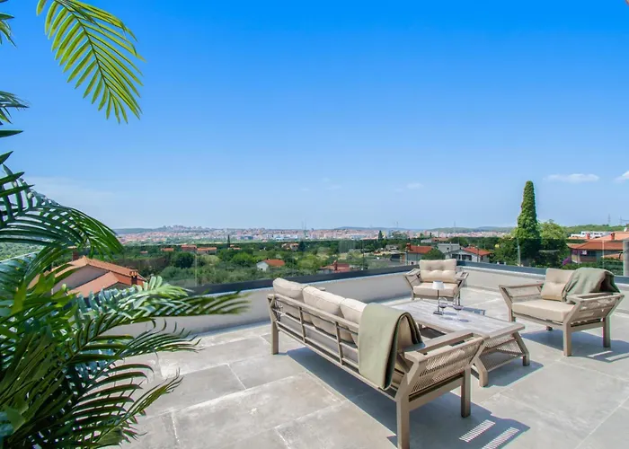 Luxury Sabina With A View Of