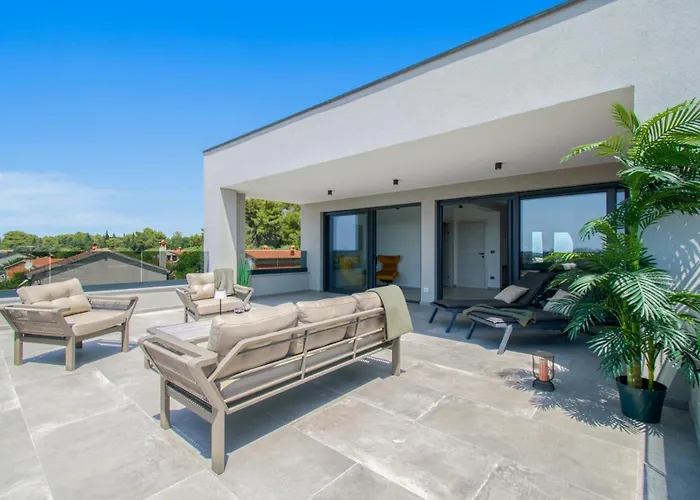 Luxury Sabina With A View Of Villa Pula