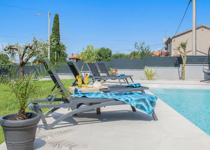 Luxury Sabina With A View Of Villa