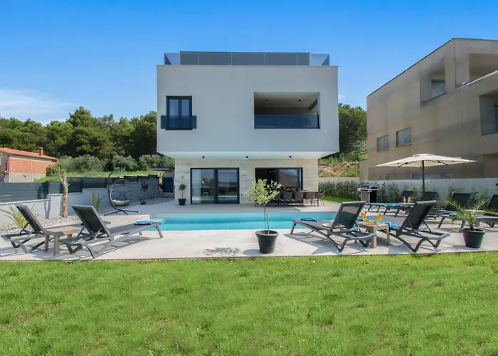 Villa Luxury Sabina With A View Of Pula